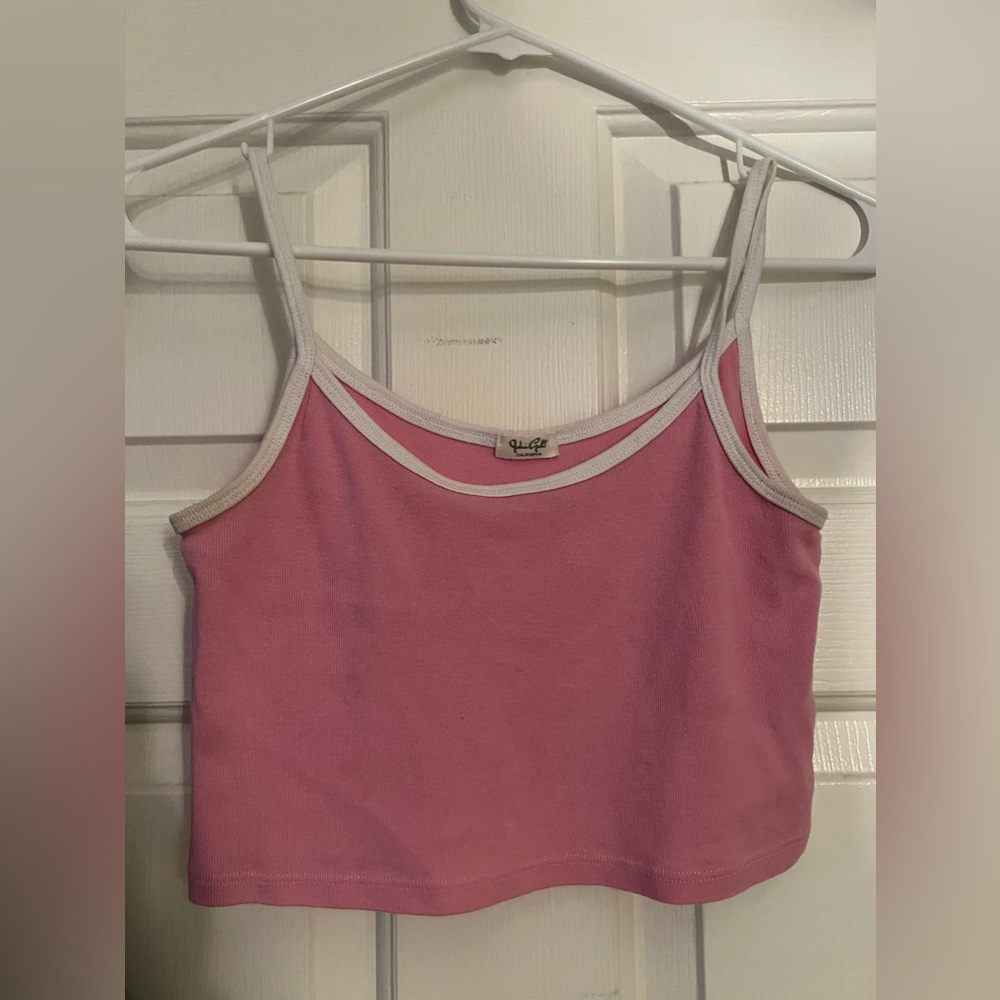 womens cropped tank top